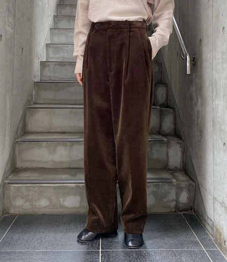 AURALEE WASHED CORDUROY WIDE SLACKS - カジュアルパンツ