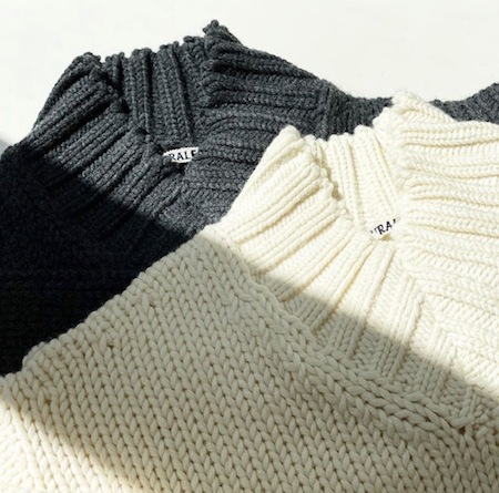 AUPER FINE WOOL AIRY KNIT VネックプルオーバーネックVネック