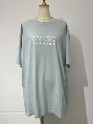 MM6 Maison Margiela カレンダーロゴプリントtee (BLACK)