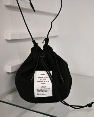 HYKE SHOULDER POUCH (BLACK)