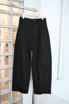 HYKE BARREL LEG CHINO PANTS (BLACK)