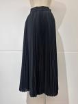 HYKE (ハイク) LAWN PLEATED SKIRT (BLACK)
