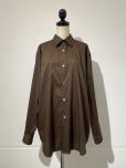 AURALEE WASHED FINX TYPEWRITER SHIRT (D.BROWN)