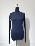 AURALEE HIGH GAUGE SHEER RIB TURTLE NECK (NAVY)