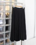 HYKE TAFFETA PLEATED SKIRT (BLACK)